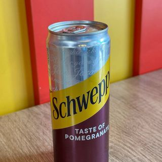 Напій безалкогольний сильногазований " Schweppes " (330 мл)