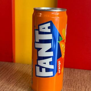 Напій безалкогольний сильногазований " Fanta" (330 мл)
