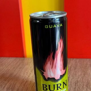 Напій безалкогольний сильногазований енергетичний " BURN " ( 330 мл )