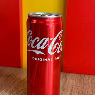 Напій безалкогольний сильногазований " Coca Cola" (330 мл)