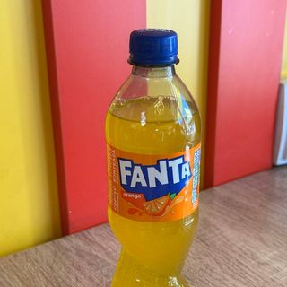 Напій безалкогольний сильногазований " Fanta" (500 мл)