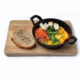 Запечений омлет з лососем