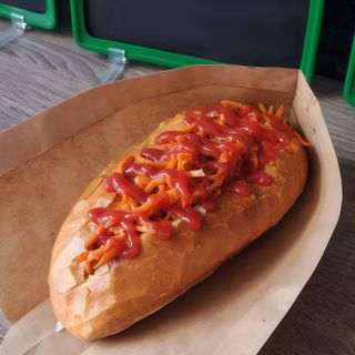 Хот-дог в булці з 2 сосисками (370г)