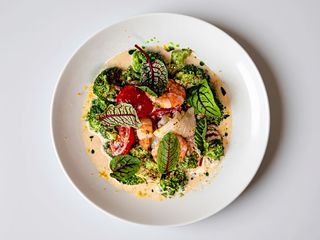 Смажена броколі з морепродуктами у Вершковому соусі (280г)