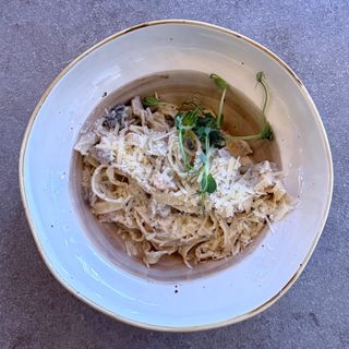 Паста з куркою та білими грибами (390г)