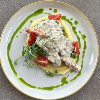 Телятина під грибним соусом 