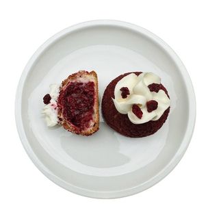 Тістечко Шу Вишня-білий шоколад (60г)