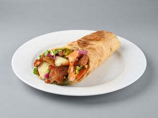 Шаурма з сирними паличками та куркою (350г)** гостра