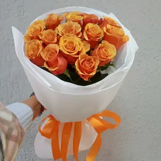 15 помаранчевих троянд сорту Іспанка