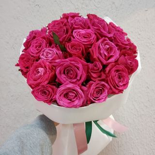 25 малинових троянд Шангріла 