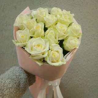 15 біленьких троянд Аваланч