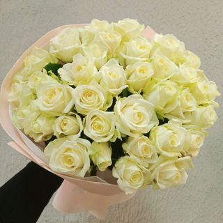 35 біленьких троянд Аваланч 