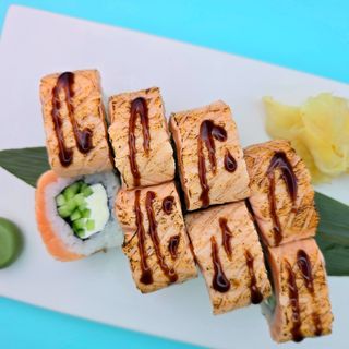 Філадельфія з лососем татакі (275г)