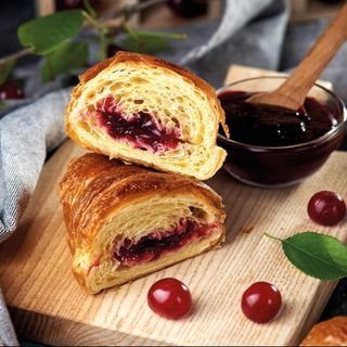 Круасан Вишня