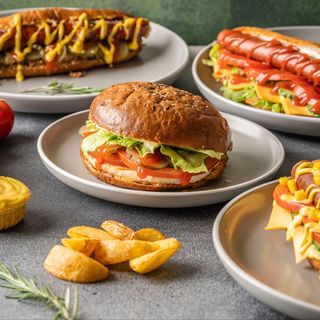 Гамбургер яловичий+Фрі L+Соус