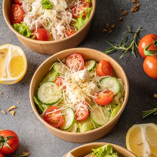 Салат з куркою+Фрі L+Нагетси 6 шт