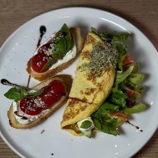 Омлет з лососем