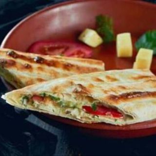 Сулугуні в лаваші