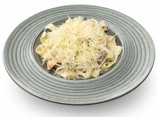 Фетучіні з куркою та грибами (300г)