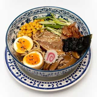 Тонкоцу рамен зі свининою тя сю (500г)