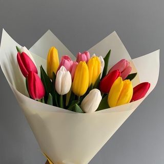 Букет з 15 мікс голландських тюльпанів першого сорту