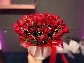 Корзинка з 51-і червоної троянди