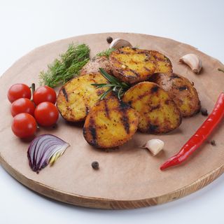 Картопля печена на мангалі (200г)