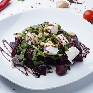 Салат з фетою та вареним буряком (200г)