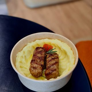 Картопляне пюре та котлетки з індички