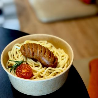 Спагеті з курячою ковбаскою
