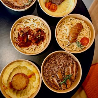 Спагеті з курячою котлетою