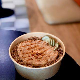 Гречка з курячою котлетою