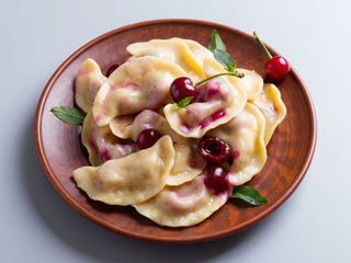 Вареники вишня (270г)