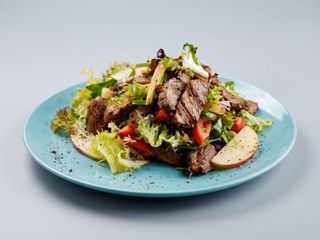 Салат з телятиною