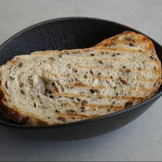 Пшеничний хліб з зерновим міксом