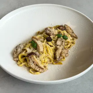 Паста а-ля Качіо е пепе з куркою (320г)