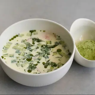Окрошка з індичкою та огірковим сорбетом (300+30г)