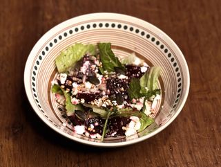 Салат з бринзою та буряком