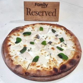 ПІЦА З ГРУШЕЮ ТА ДОР-БЛЮ