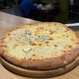 ПІЦА «ЧОТИРИ СИРИ»