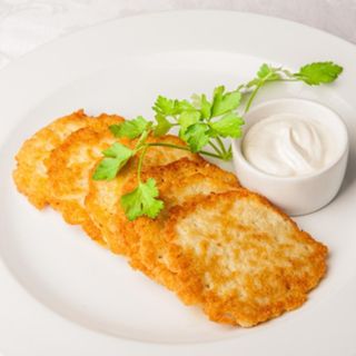 ДЕРУНИ ЗІ СМЕТАНОЮ