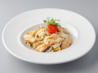 Феттучіне з куркою і грибами (300г)