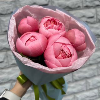 Букет із 5 півоній Pink