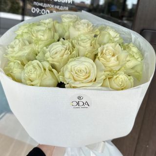 Букет з 15 троянд Мондіаль