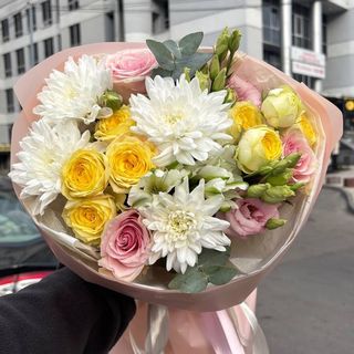 Букет квітів «Веста»