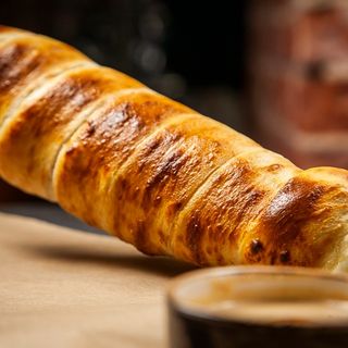 ХАЧАПУРІ НА ВЕРТЕЛІ