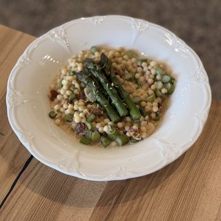 Качана каша з аспарагусом та вʼяленими томати (280г)