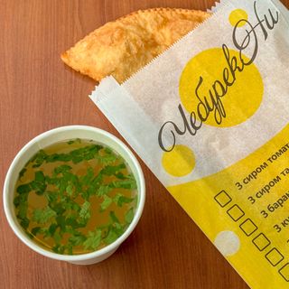 Чебурек зі свининою + бульйон