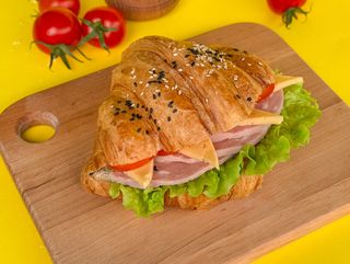 Круасан з шинкою