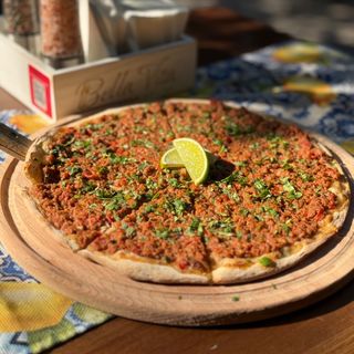 Фокачча Кон Карне (гостре)